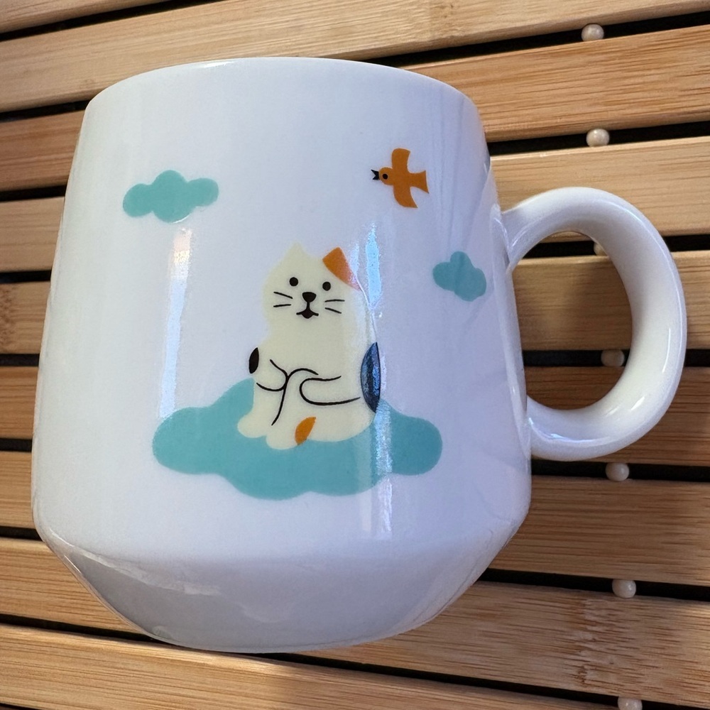 Concombre Cute Cat on Cloud Design Ceramic Mug - White, yellow and Blue